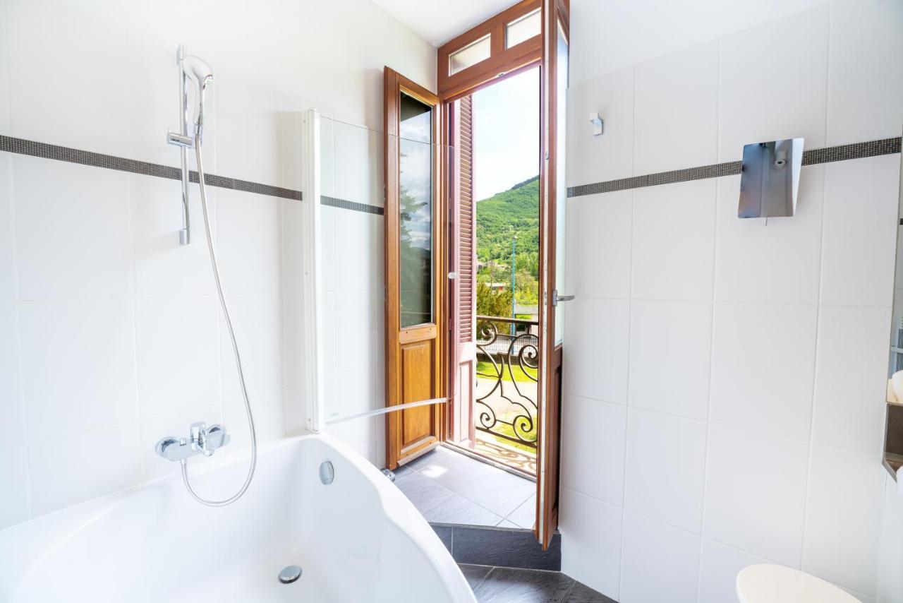 Le Manoir D'Agnes Logis Hotel Restaurant Tarascon-sur-Ariege Bagian luar foto