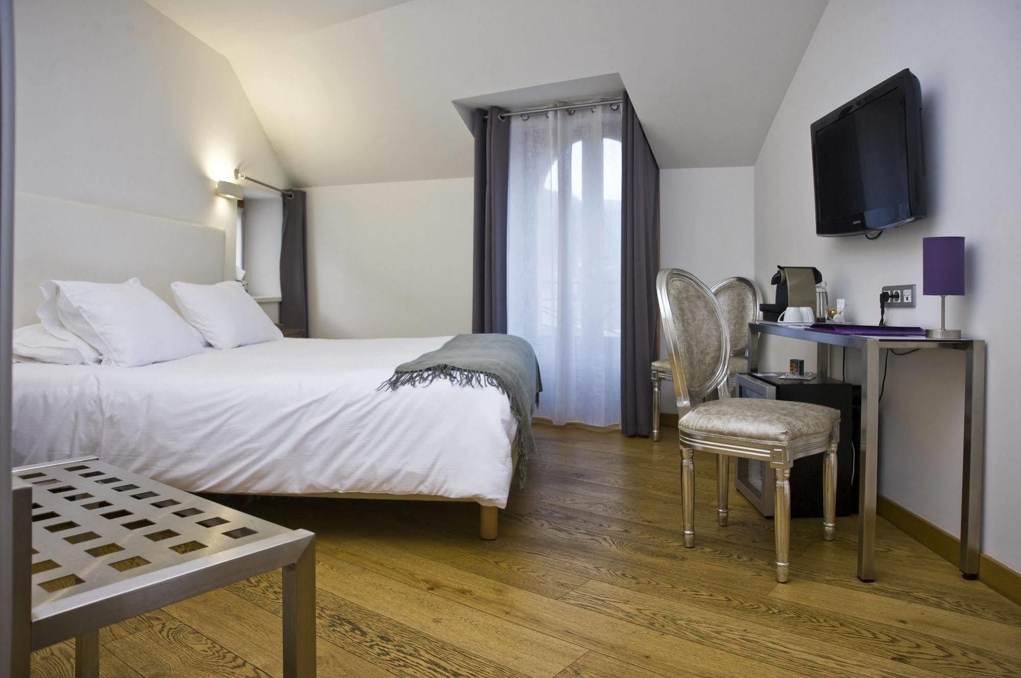 Le Manoir D'Agnes Logis Hotel Restaurant Tarascon-sur-Ariege Bagian luar foto