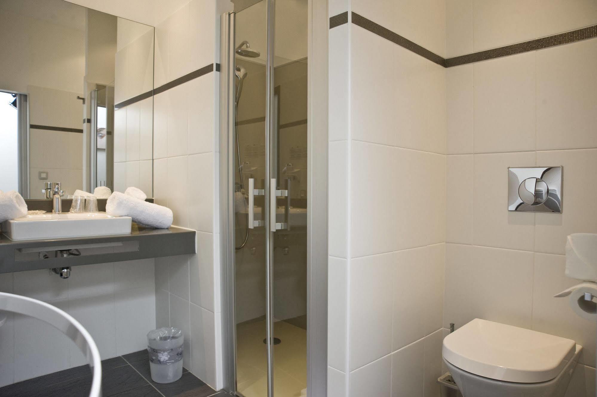 Le Manoir D'Agnes Logis Hotel Restaurant Tarascon-sur-Ariege Bagian luar foto